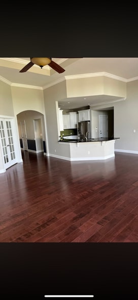 Living Room - 313 Thornhill St