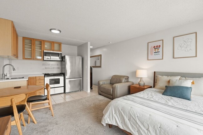 Building Photo - Waikiki Fully furnished studio/1 ba / 1 prk Washer/Dryer in unit