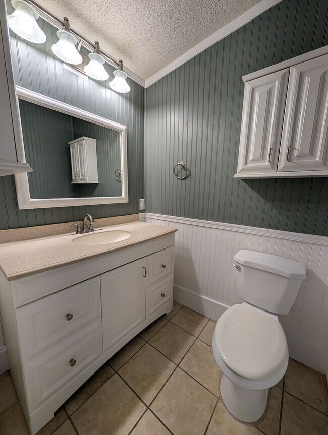 Building Photo - 18911 Panther Ps