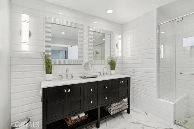 Building Photo - 10 Padron Way