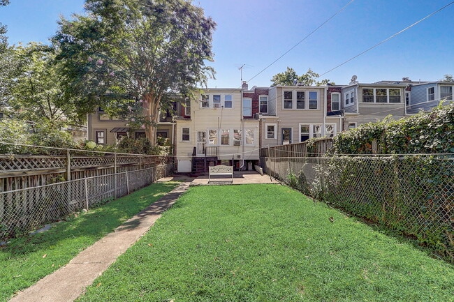 Building Photo - 1513 Allison St NW