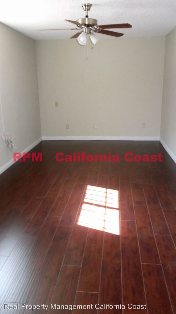 Building Photo - 4831 Santa Ana St