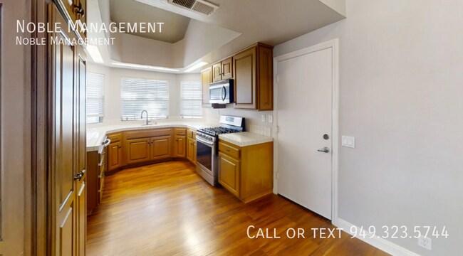 Building Photo - 780 S Tourmaline Ct