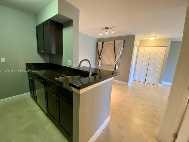 Building Photo - 2851 N Oakland Forest Dr