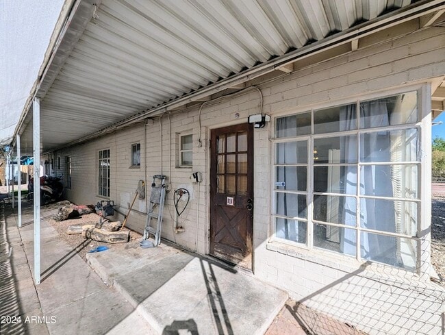 Building Photo - 1314 W Whitton Ave