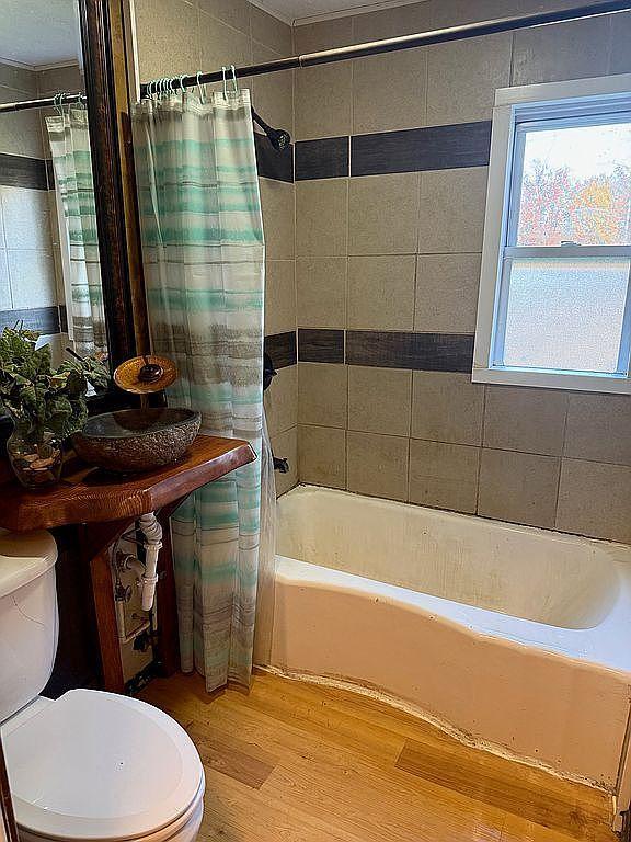 Building Photo - 4966 Collins Dr