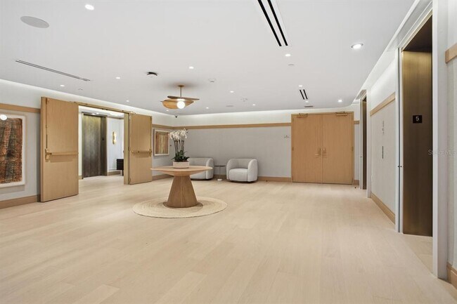 Building Photo - 3015 S Ysabella Ave