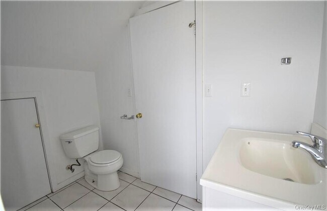 Building Photo - 547 NY-17M