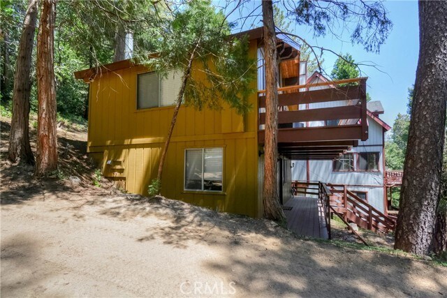 Building Photo - 828 Fern Dr