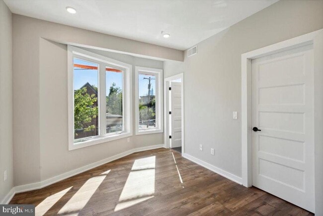 Building Photo - 3801 Hamilton St