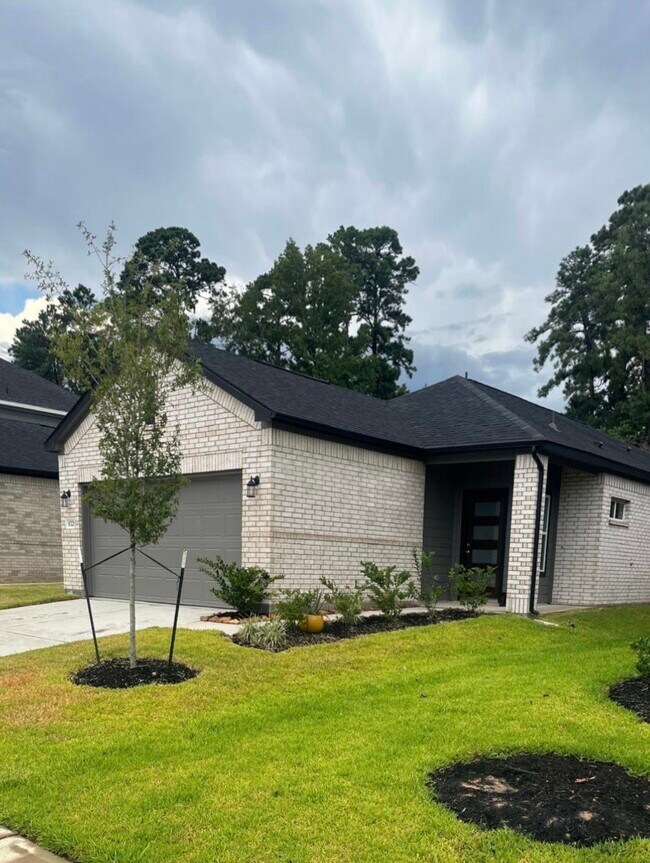 Building Photo - 10228 Badger Run Ln