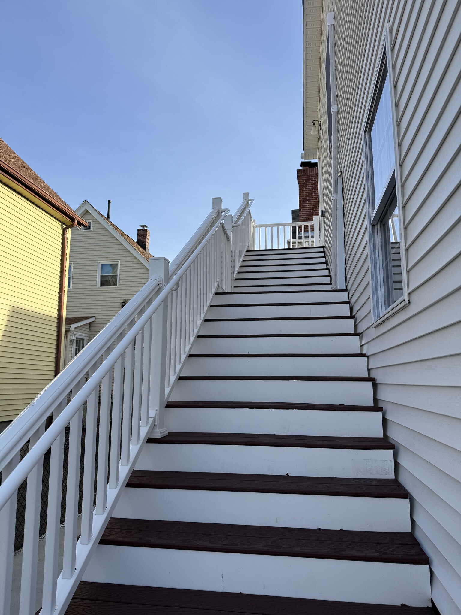 Building Photo - 3 Heath St