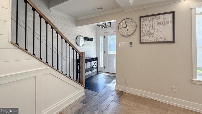 Building Photo - 10 Cedarbrook Dr