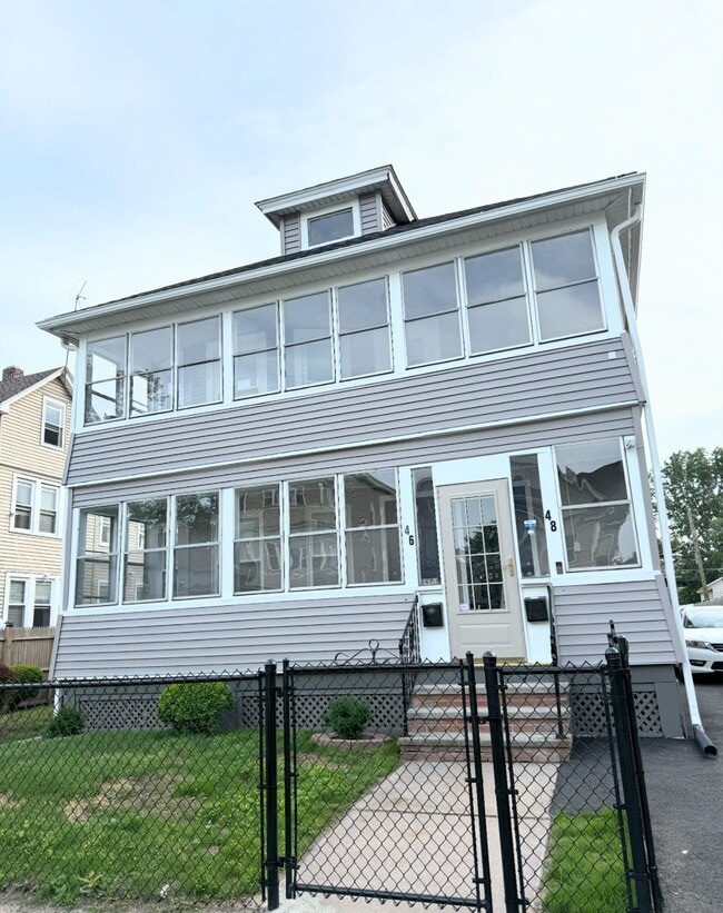 Building Photo - 46 Mooreland St