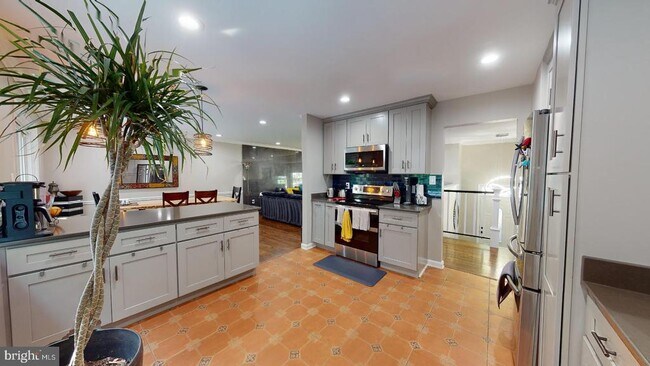 Building Photo - 7628 Chancellor Way