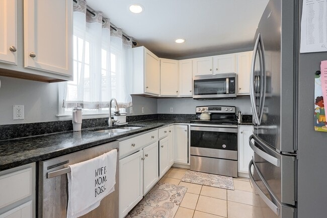 Building Photo - 348 Osgood St