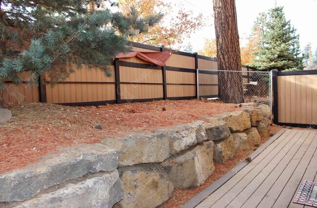 Building Photo - Cozy craftsman home in NW Bend