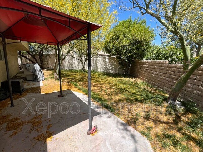 Building Photo - 2961 Sunflower Cir W