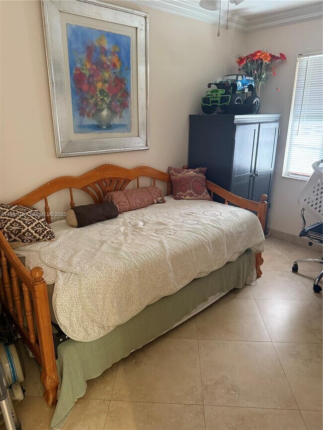 Building Photo - 1401 SW 135th Terrace