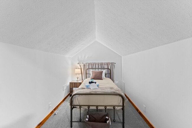 Building Photo - 3750 Totem Ln