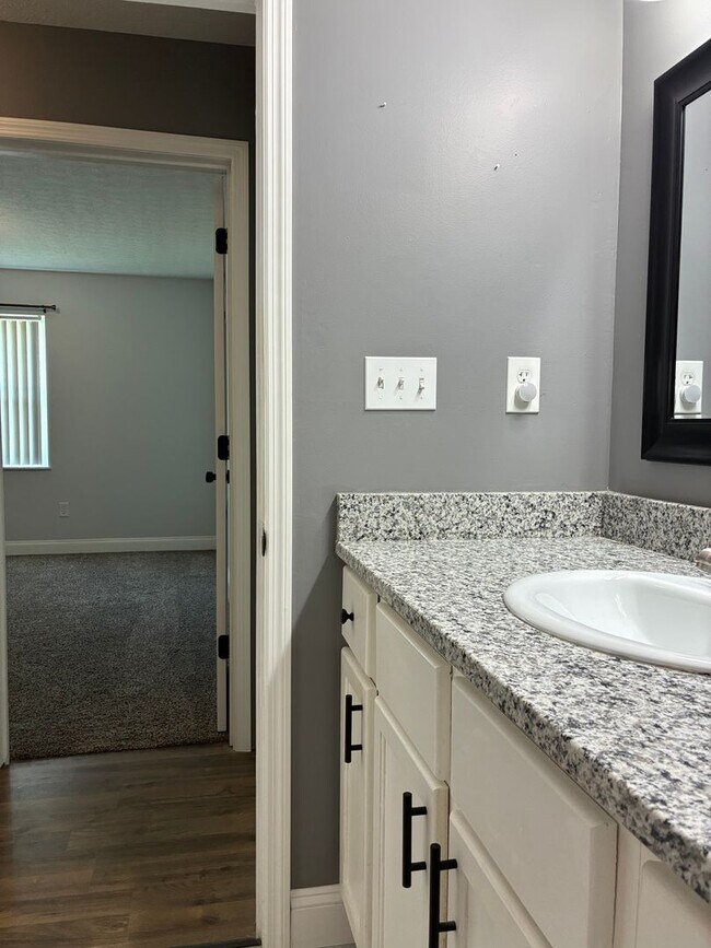 Building Photo - 964 Timberwood Dr