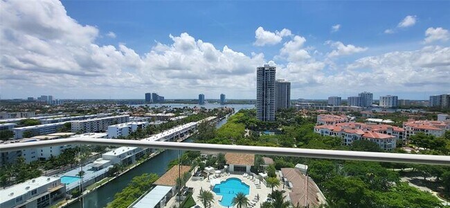 Building Photo - 2600 Island Blvd