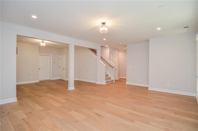 Building Photo - 3963 Enclave Wy