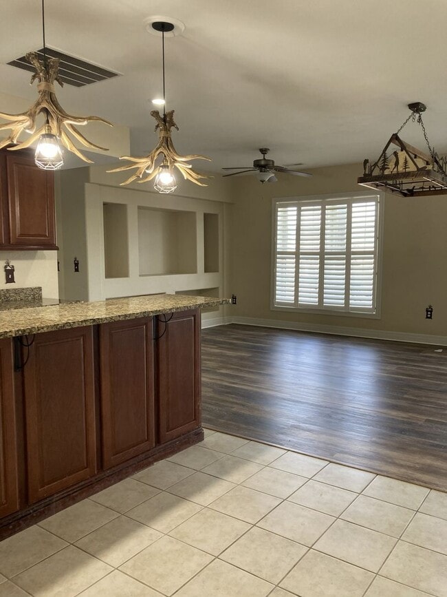 Building Photo - 189 Stoney Pointe Dr