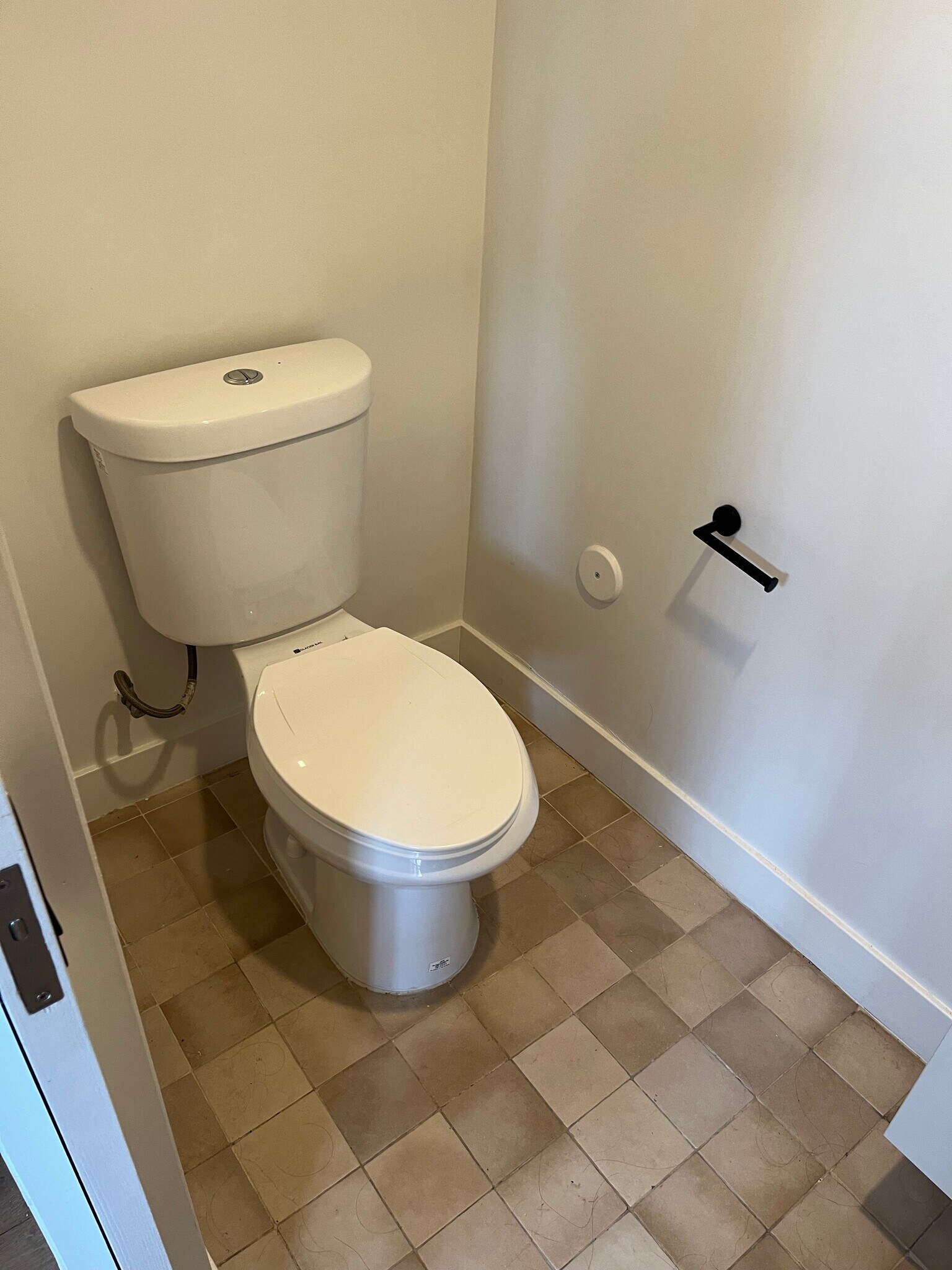 Building Photo - 1341 1/2 Lilac Ter