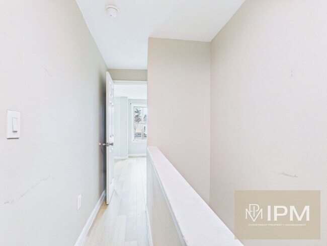 Building Photo - 1228 Market St