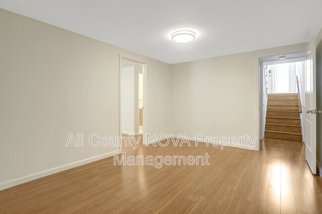 Building Photo - 3353 Ardley Ct