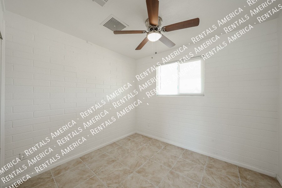 Building Photo - 410 N Ironwood-