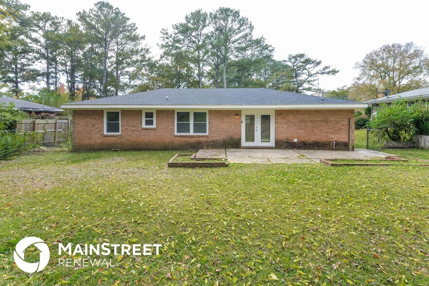 Building Photo - 1281 Hiawatha Dr NE