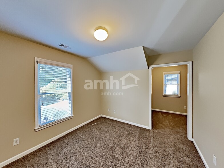 Building Photo - 3215 Thimbleberry Trail