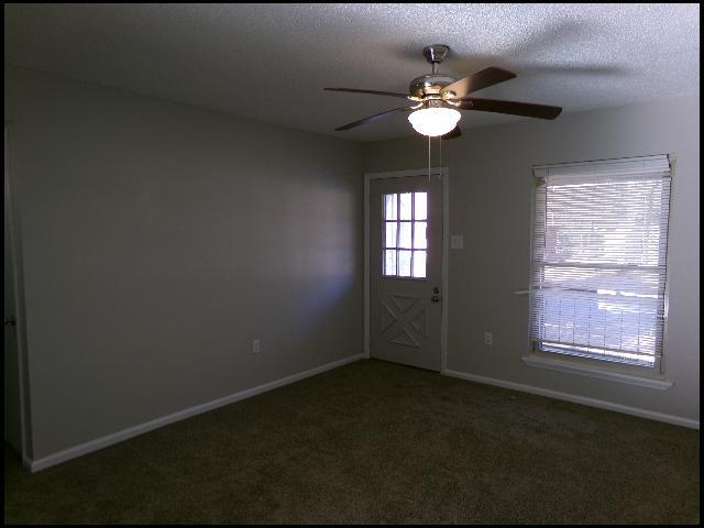 Building Photo - 8 Brookway Ln