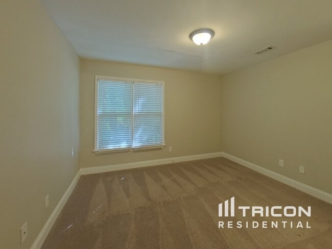 Building Photo - 100 Wyngate Dr