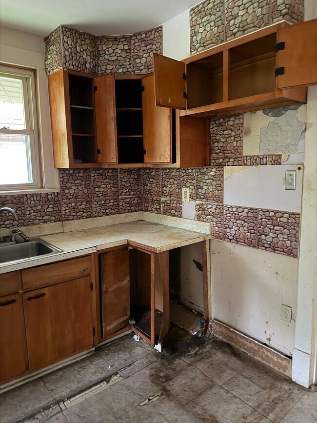 Building Photo - 6580 St Louis Ave