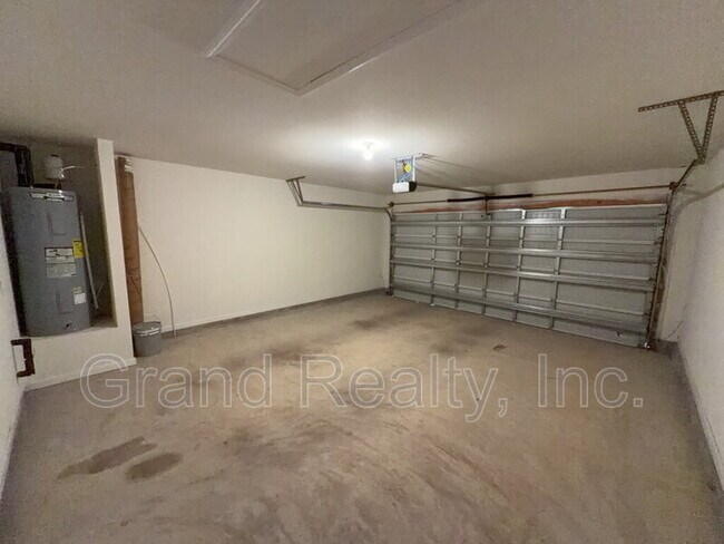 Building Photo - 4316 Jitterbug St