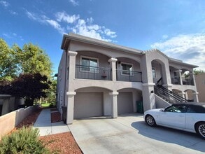 Building Photo - 45 Chaparral Dr