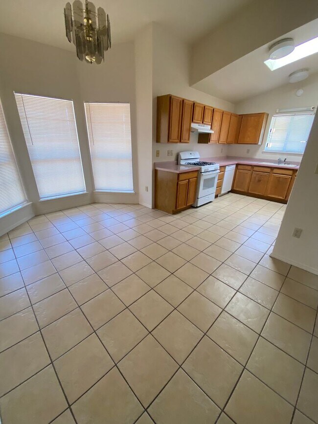 Building Photo - Nice Home is Las Colinas!