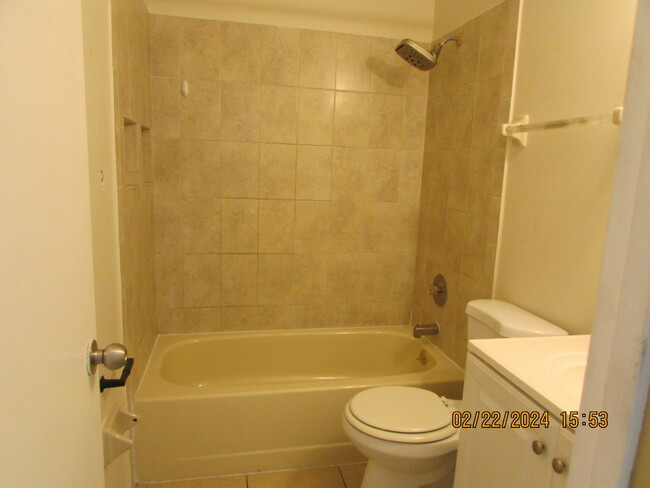 Building Photo - 4125 Pinewood Dr NE
