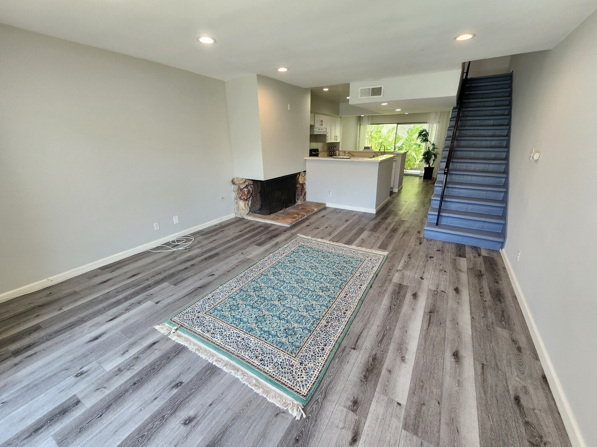 Building Photo - 12744 Moorpark St