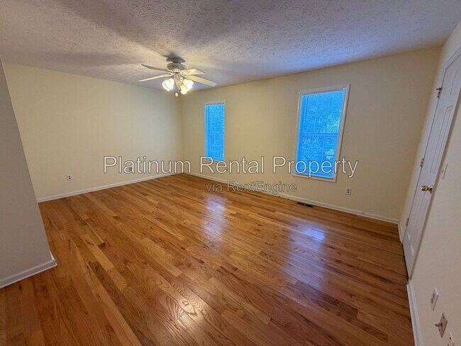 Building Photo - 6533 Meadow Rue Dr