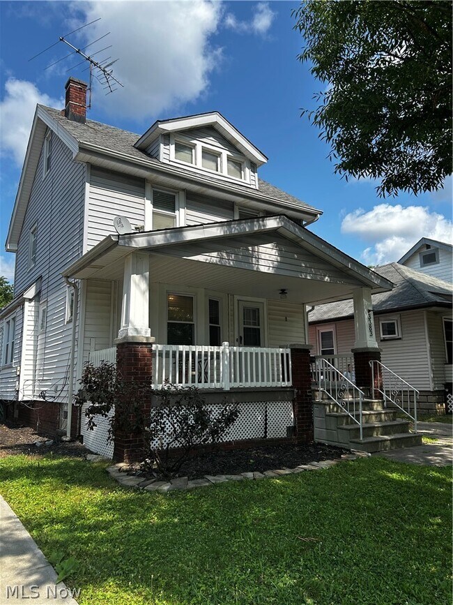 Building Photo - 3383 W 128th St
