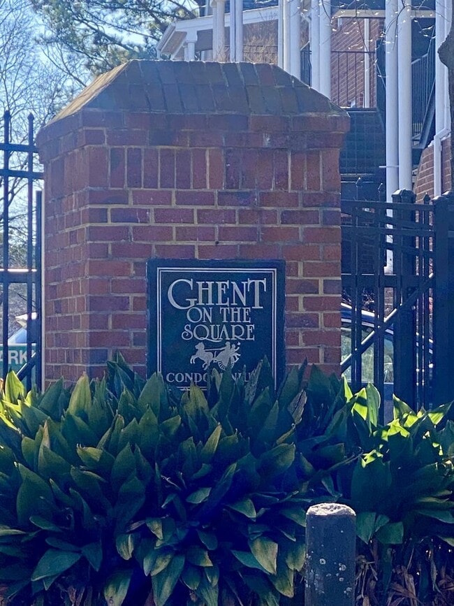 Building Photo - GHENT