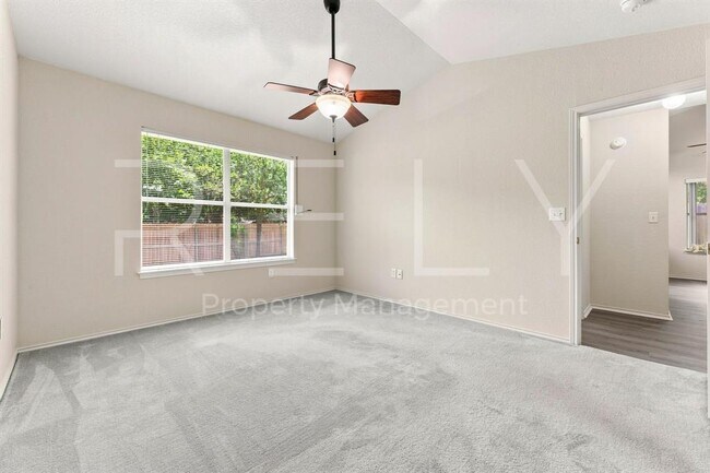 Building Photo - 103 Prairie Springs Loop