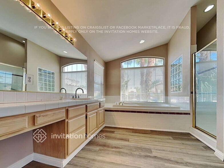 Building Photo - 9308 Jadecrest Dr