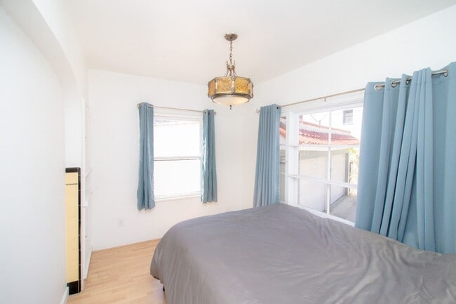 Building Photo - Exclusive 2 Bed/1 Bath Spanish-Style Home ...