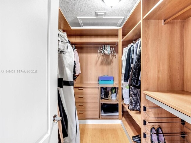 Building Photo - 20780 NE 32nd Ave