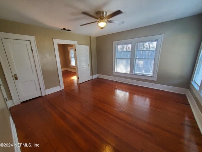 Building Photo - 3218 Herschel St